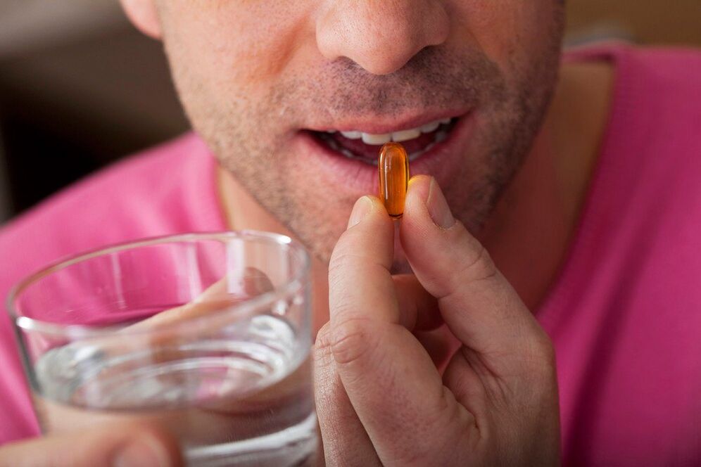 vyras geria vitaminus, kad pagerintų nervų sistemos veiklą